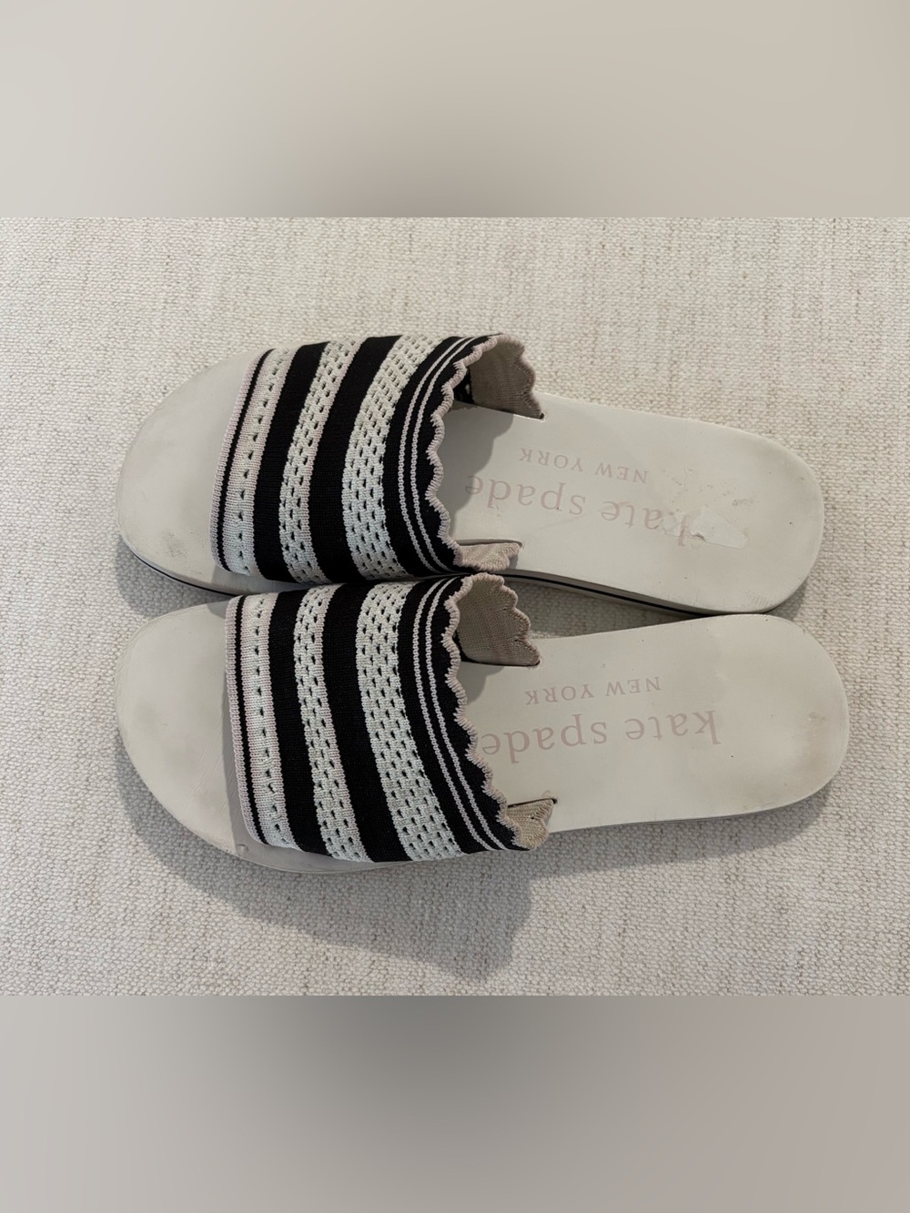Kate Spade NY Festival Slide
Sandal White Black Pink Fabric
Shoes Sz 7 - Picture 2 of 5